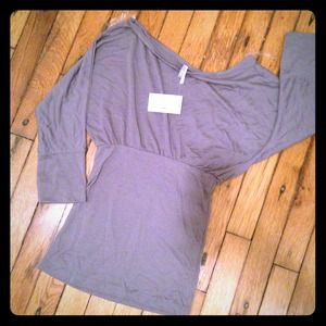🆕 Fitted Gray Top!