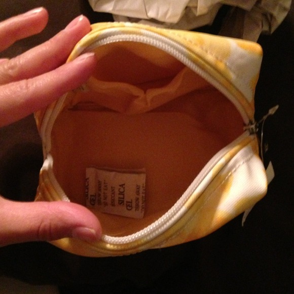 Liz Claiborne makeup bag - Picture 2 of 3