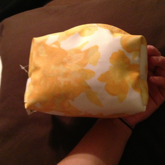 Liz Claiborne makeup bag - Picture 3 of 3