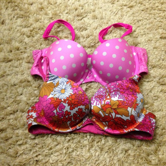 ❌SOLD @karenzcloset❌2 Bras (Victoria's Secret) 34A