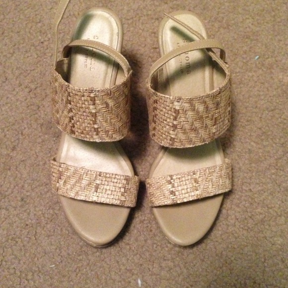 Sz 8 Tan wedges