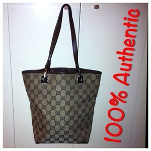 💥RESERVED💥for @sdlewis622 GUCCI logo bucket tote