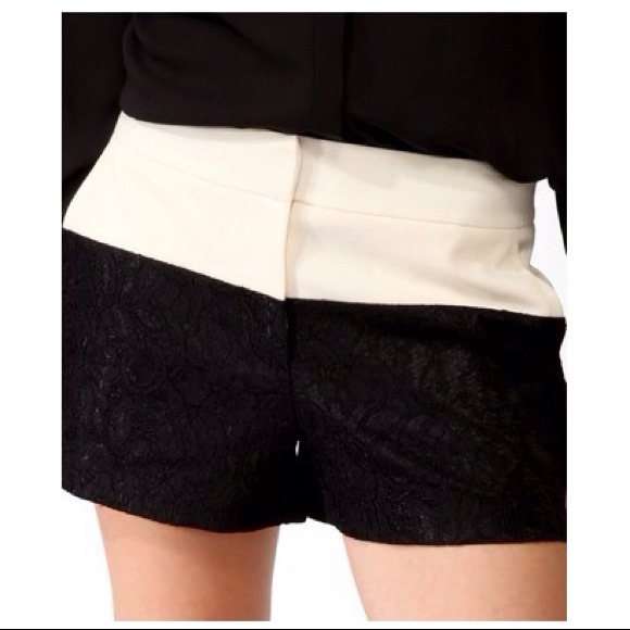Forever 21 Shorts - 🚫SOLD🚫CONTRAST LACE SHORTS- FOREVER21 Forever 21 Shorts - 🚫SOLD🚫CONTRAST LACE SHORTS- FOREVER21