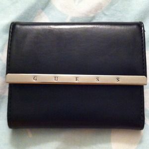 💥REDUCED💥GUESS wallet, black