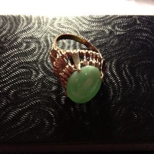 14KT Gold Jade ring size 6.5