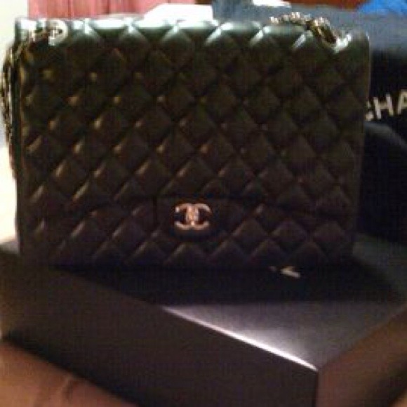 Chanel black lambskin maxi classic handbag - Picture 2 of 4