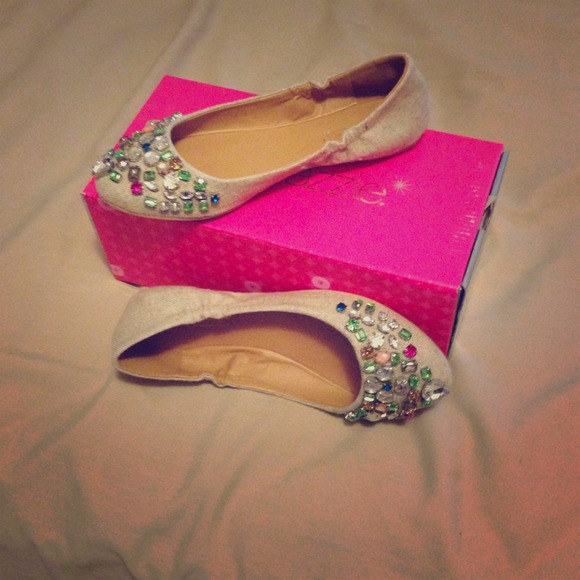 Nice Flats size 6 never worn REDUCED❗❗