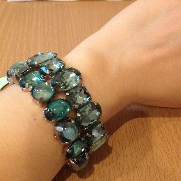 Bracelet with teal colored stones