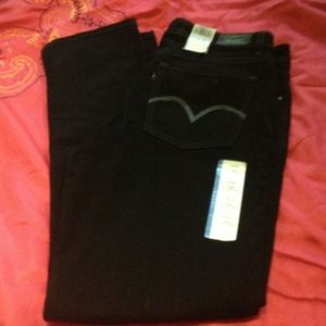 💢Sold in bundle!! 💢Levi's black skinny jeans