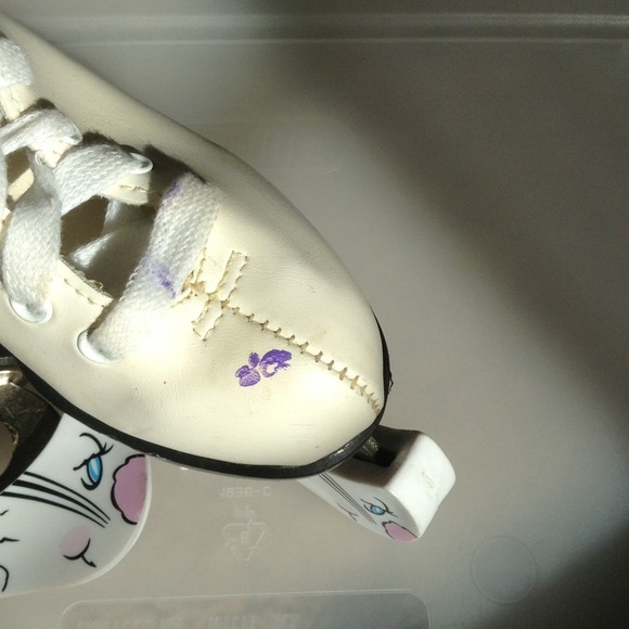 🆕BRAND NEW🆕 ICE SKATES W. GUARDS - Picture 2 of 2