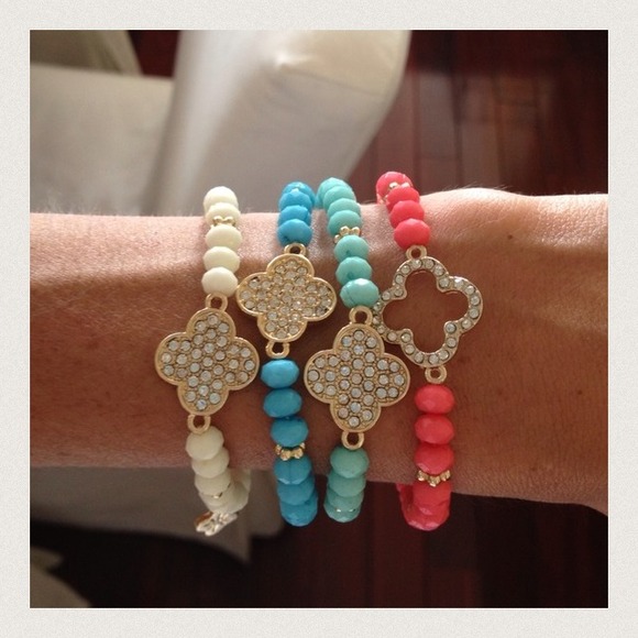 Clover bracelet