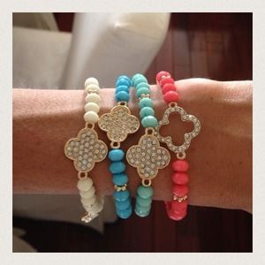 Clover bracelet