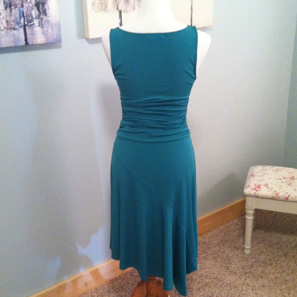 BCBG Maxazria dress Kelly green. SOLD - Picture 4 of 4