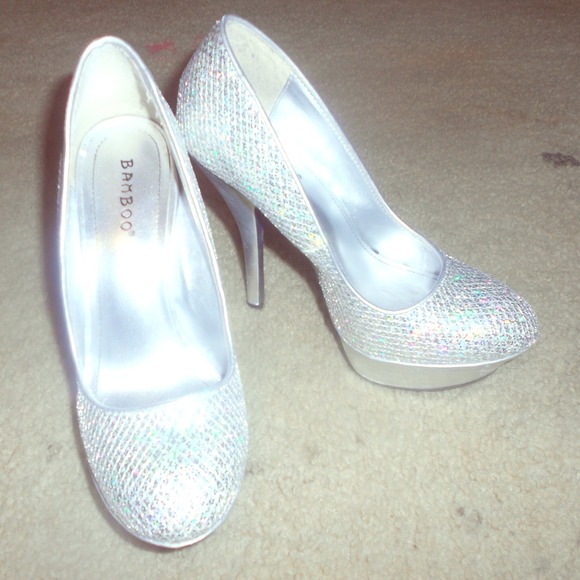 Really pretty Bamboo heels - Picture 1 of 2