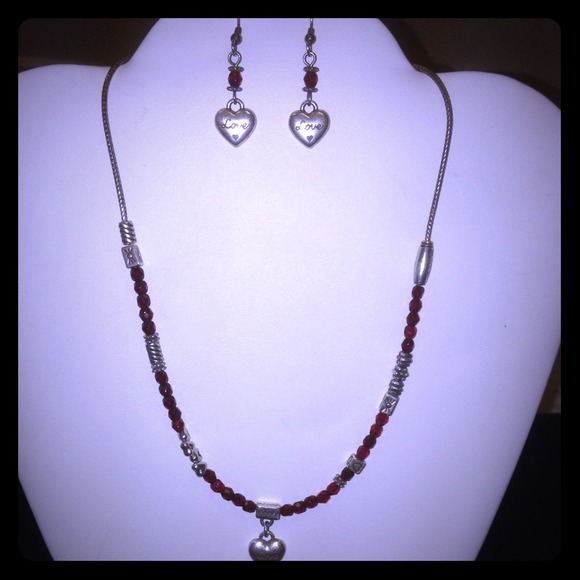 LOVELY RED BRIGHTON JEWELRY NECKLACE & EARRINGS - Picture 1 of 3