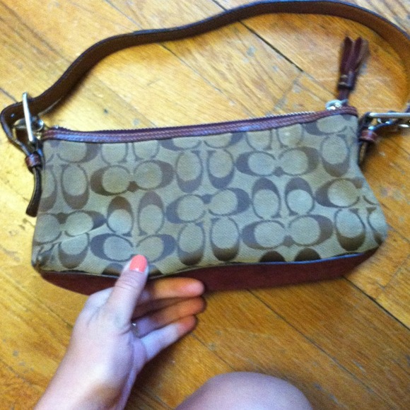 Fun rectangular coach bag! - Picture 2 of 2
