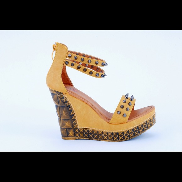 Spiked wedges