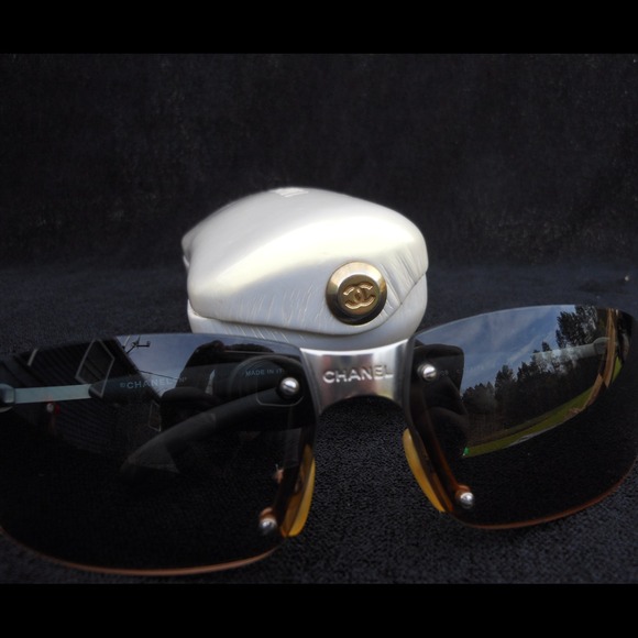 Chanel sunglasses . Brown tint
