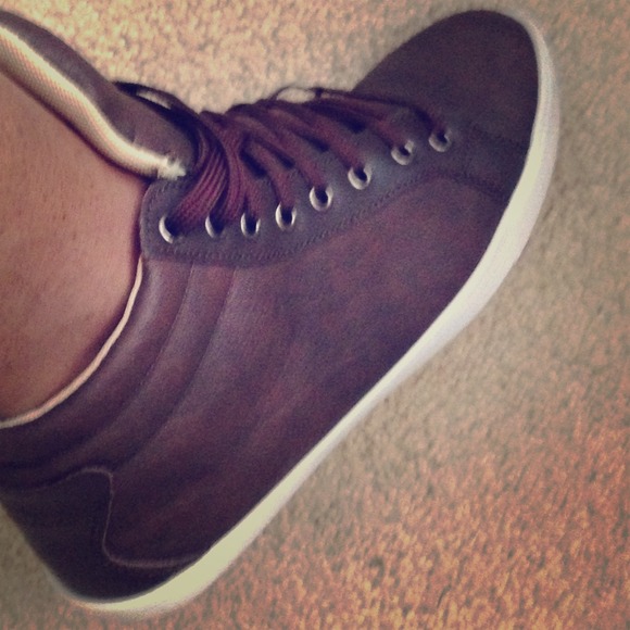 Brand new greisy shoes!!