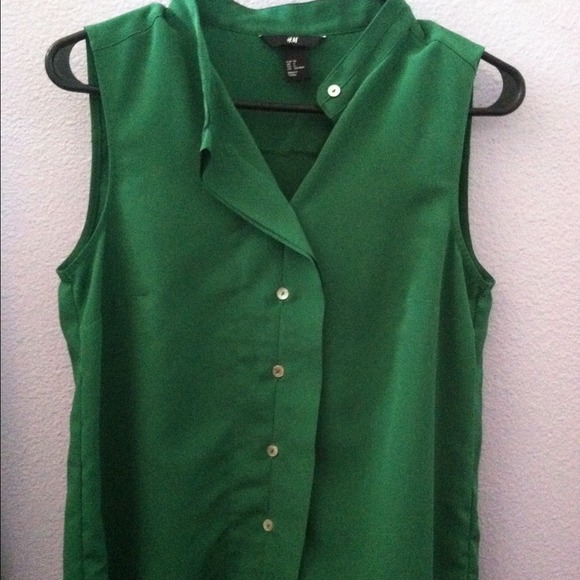Green plain tank blouse