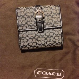 ❌Sold in bundle❌🌸Authentic Coach Wallet🌸