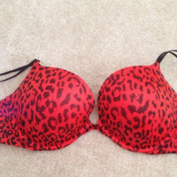 SOLD 36DD Victoria's Secret Very Sexy push-up bra