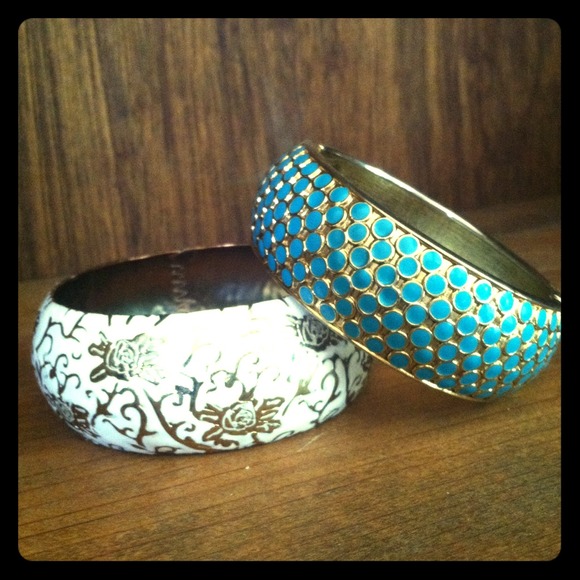 Set of Arm Candy
