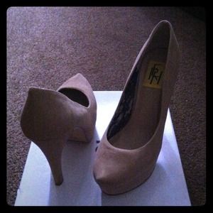 Nude high heels worn once