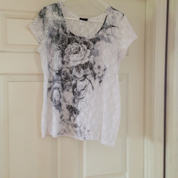 ❎SOLD❎Lace shirt