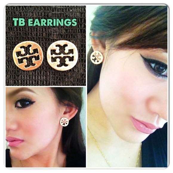 📌Sold in bundle📌Button earrings