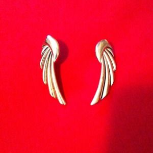 ❌SOLD❌ Angel wing earrings