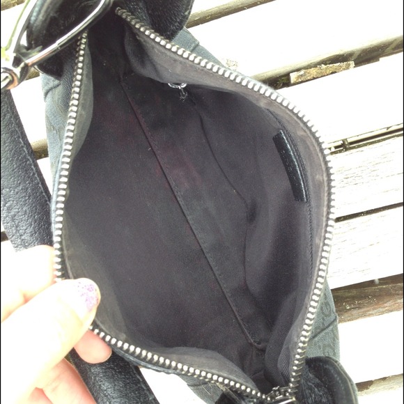 Authentic Gucci handbag - Picture 2 of 3