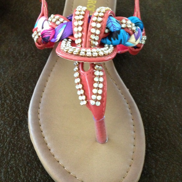 Brand New Glam Sandals - Picture 2 of 3