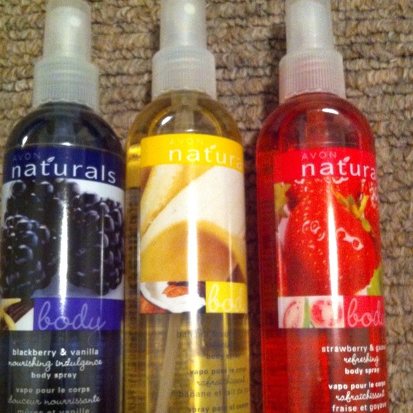 😃BUNDLED😃Avon Naturals Body Splash