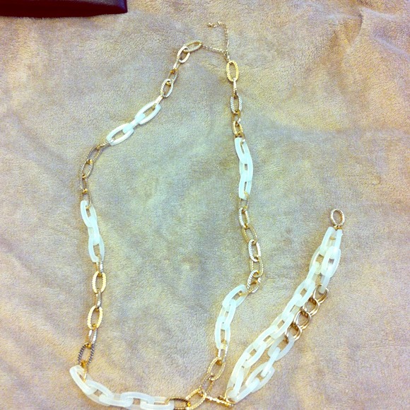 Necklace and bracelet set