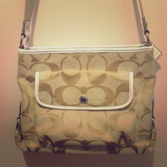 COACH cross body bag. *authentic*