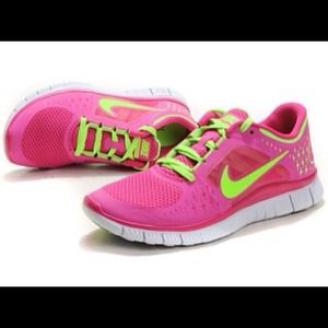 🚫💲O L D 🚫 Brand new NIKE FREE RUN SIZE 8 .