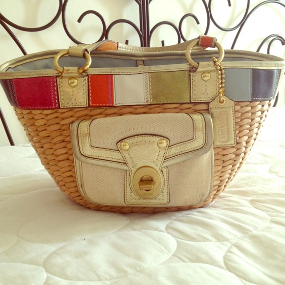💥HOLD💥Authentic Woven Coach Bag