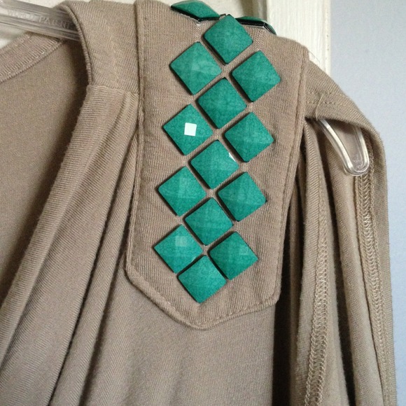 REDUCED Tan cache top with teal studded shoulders - Picture 2 of 3