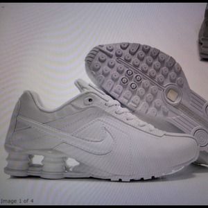 All white Nike Shox size 7
