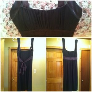 Brown dress, size 5/6. Very simple dress.