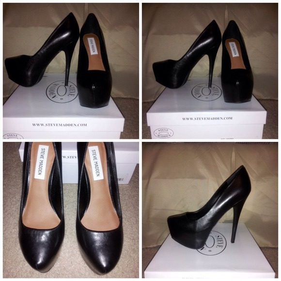 ****SOLD*****Steve Madden Dejavu!