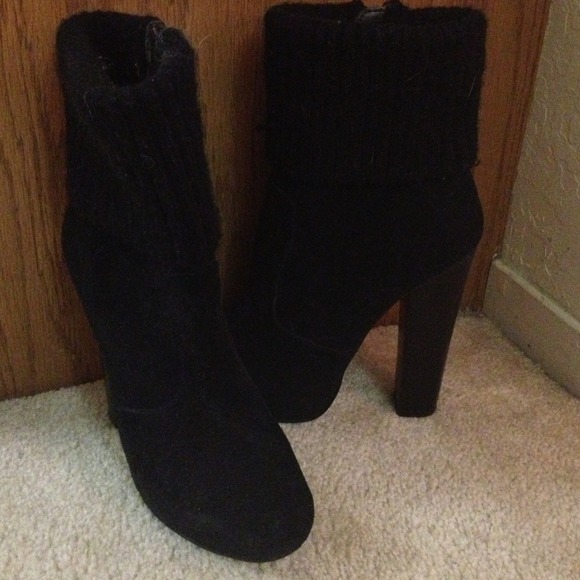 Black suede and sweater platform boots