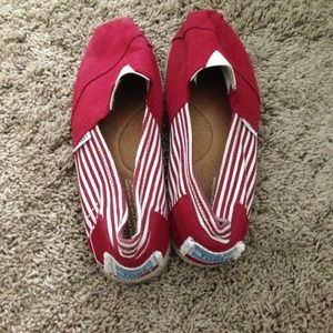 Red and white Toms!