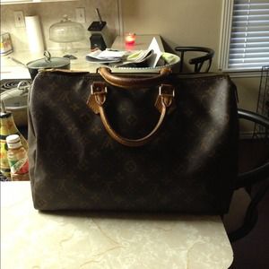 Louis Vuitton Speedy 35