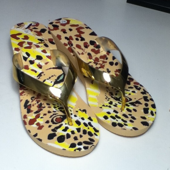 Tricolor gold new sandals without tag