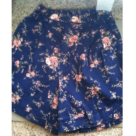 Floral high wasted shorts