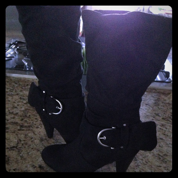 Black vegan mid-calf boots