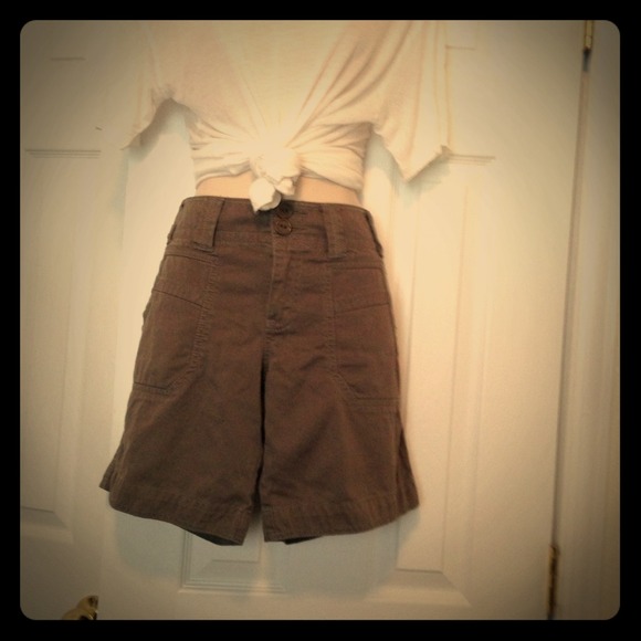 Olive Sanctuary shorts - Picture 1 of 3