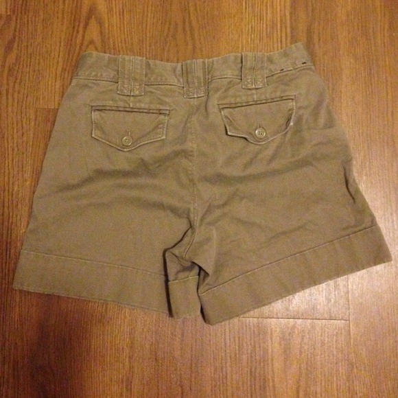 Olive Sanctuary shorts - Picture 3 of 3